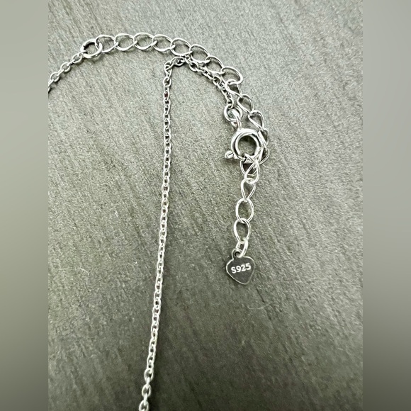 Silver chain with 6 dangling circles - Picture 3 of 3
